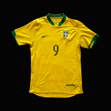 Load image into Gallery viewer, Brazil 🇧🇷 2006 (w/Ronaldo Nameset) - Small